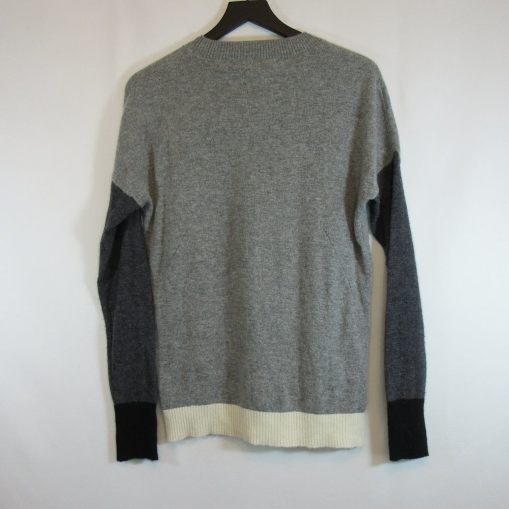 i reds classic Gray Black Crew Neck Color Block Pull On Sweater - Picture 5 of 5